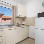 Apartment Mario By El-pi Tours *