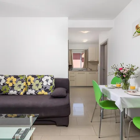 Apartament Mario By El-pi Tours Malinska