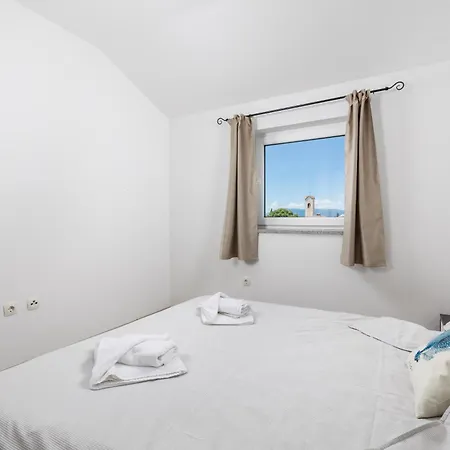 Mario By El-pi Tours Апартаменты Малинска