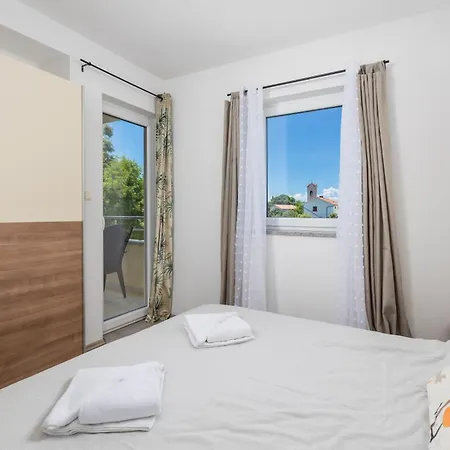 Апартаменты Mario By El-pi Tours Малинска