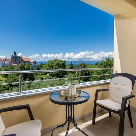 Mario By El-pi Tours Малинска