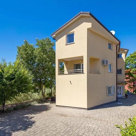 Mario By El-pi Tours *