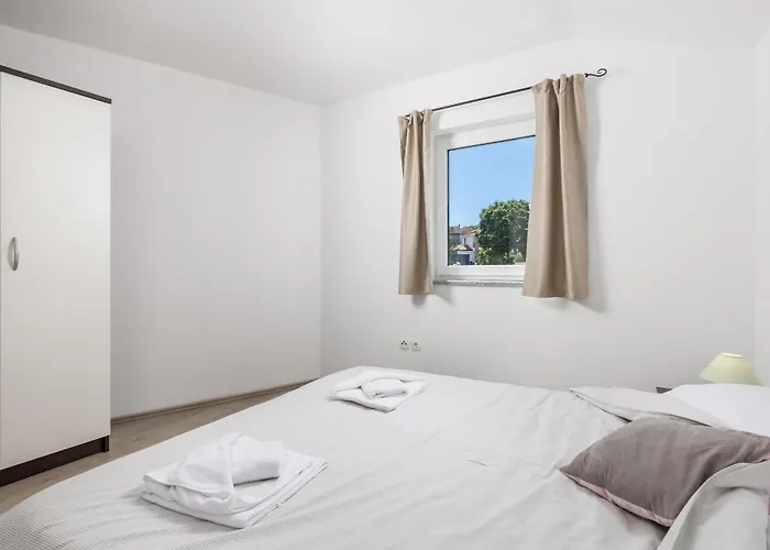 Mario By El-pi Tours *