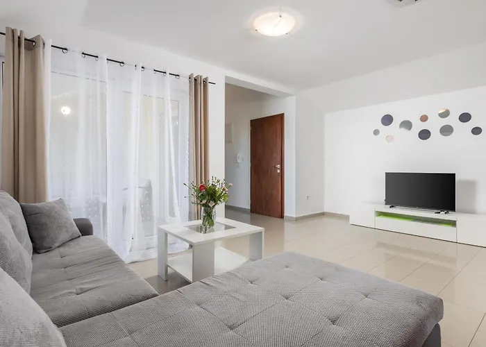 Mario By El-pi Tours Malinska