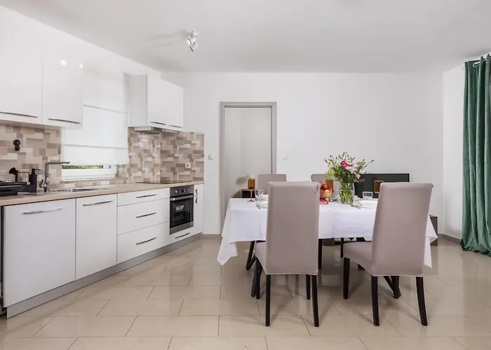 Mario By El-pi Tours Διαμέρισμα Malinska