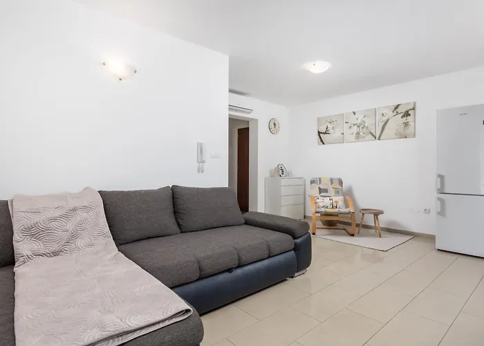 Διαμέρισμα Mario By El-pi Tours