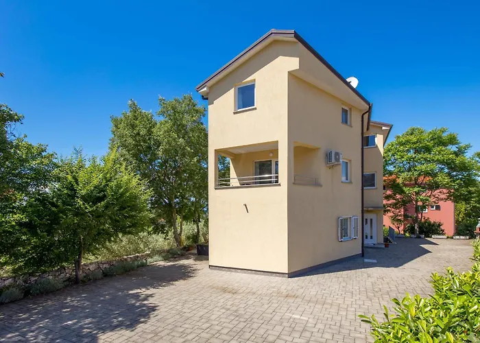 Mario By El-pi Tours *